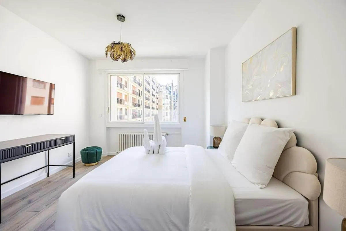 3 Bedroom Apartment #3Sdb#Champ De Mars# Eiffel Tower Paris