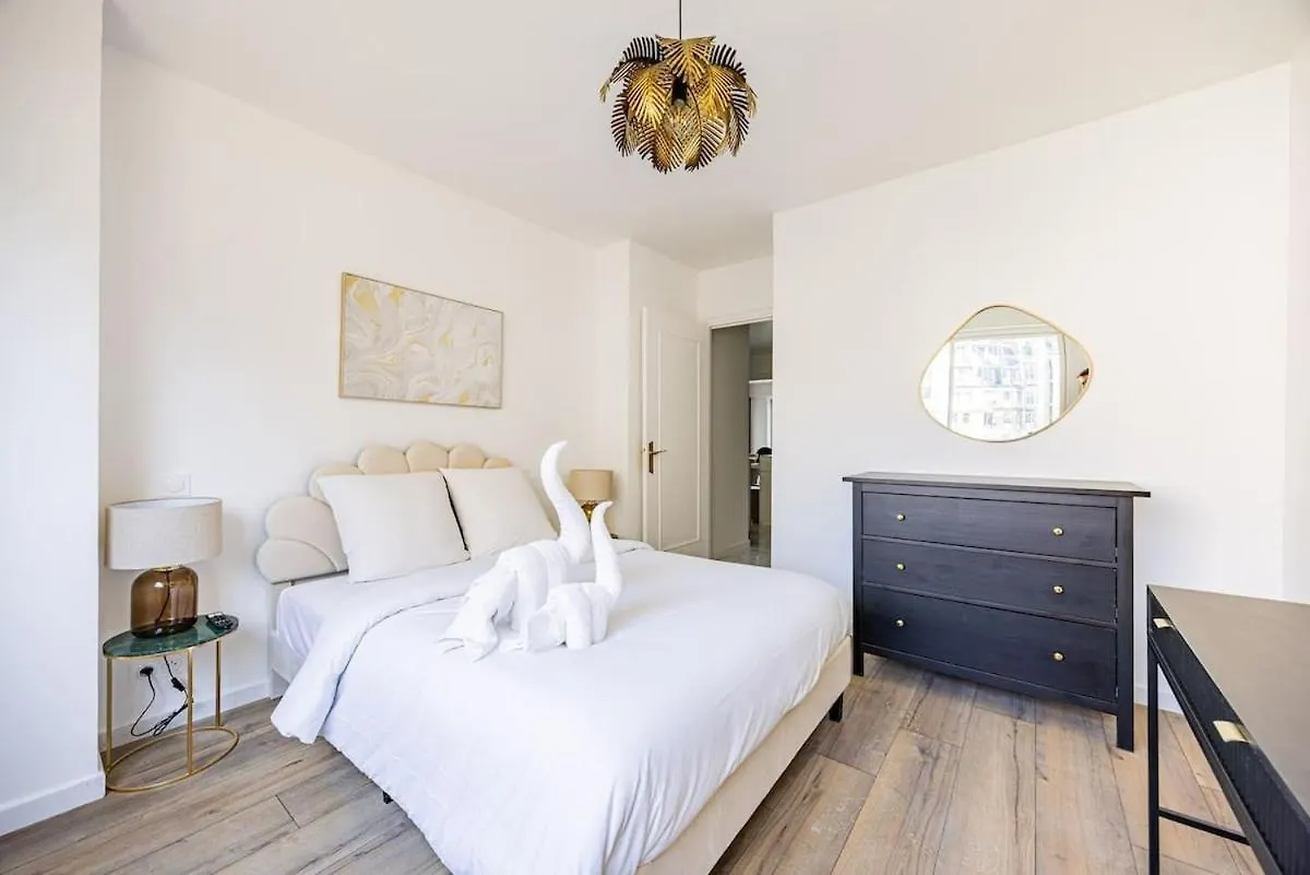 3 Bedroom Apartment #3Sdb#Champ De Mars# Eiffel Tower Parijs 0*,  Frankrijk