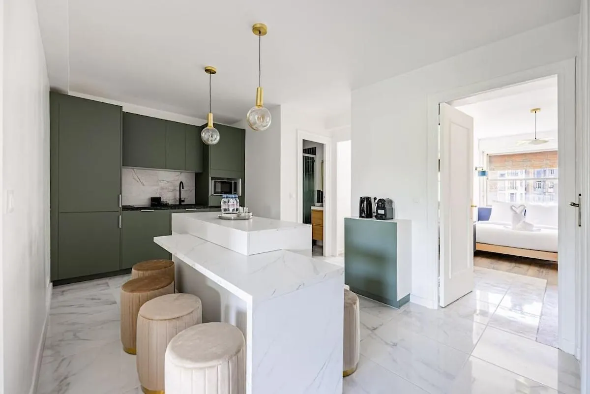 3 Bedroom Apartment #3Sdb#Champ De Mars# Eiffel Tower Parijs 0*,